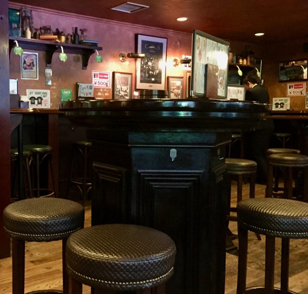 Bar, Dubliners' Irish Pub Restaurant, Shinjuku, Tokyo, Japan